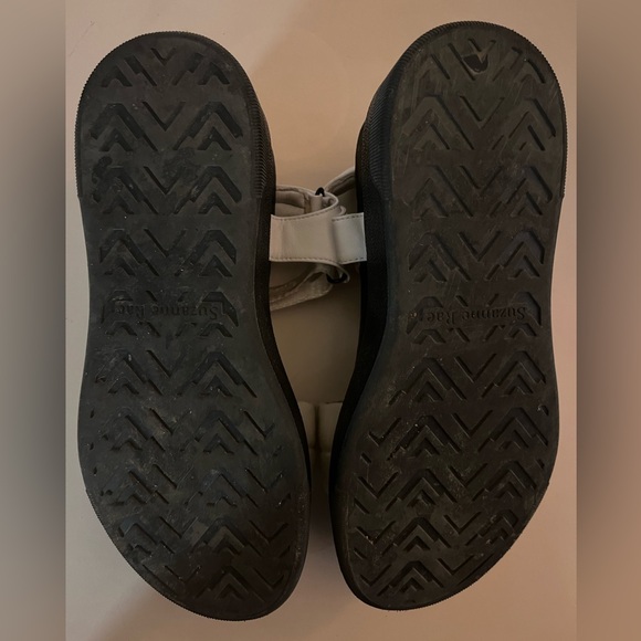 Suzanne Rae Sandals - Picture 2 of 5